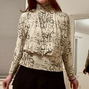 Turtleneck Snake Print Sweater - Cream/Gray